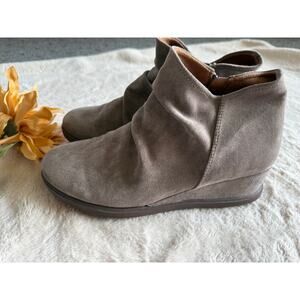 Euro Soft by Sofft Wedge Jora Slouchy Ankle Suede Boots Size 10